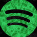 Un ex directivo de Spotify culpa a las discográficas de lo «poco» que cobran los músicos por el «streaming»