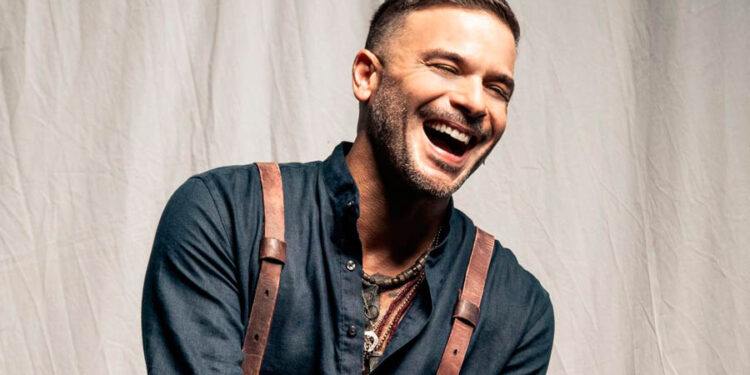 Sony reconoce con certificaciones de diamante, platino y oro a Pedro Capó