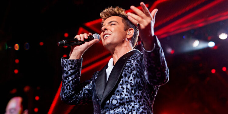 El cantante Juan Ricondo regresa con el sencillo «Solo pienso en ti 20/20»