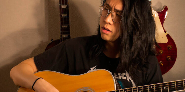 Hing Zhe Lee, músico y cantante de éxitos en varias lenguas