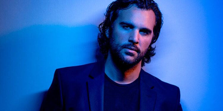 Juan Pablo Di Pace por primera vez en español, presentando "TE SENTI"