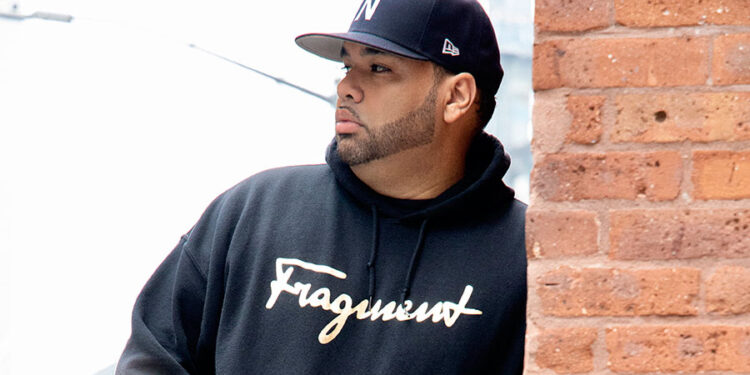 El productor latino NAPOLES lanza su primer single promocional como artista “Lejos de ti”