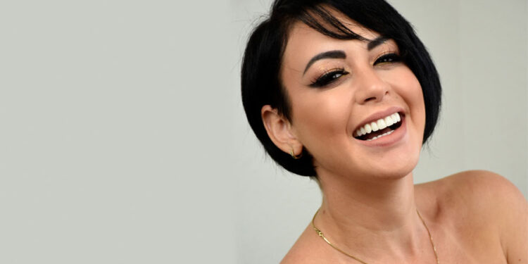 Imaray Ulloa portada en Música is life