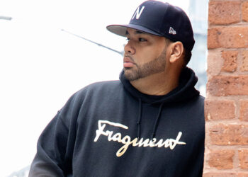 El productor Nápoles se prepara para una gira con “lejos de ti”