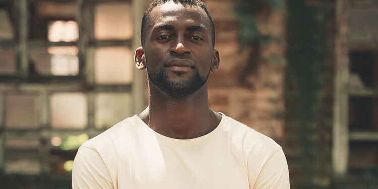 Jackson Martínez presenta “LAS 2 PUERTAS”