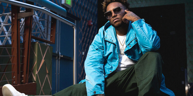 FREDO VERSATIL celebra las primeras 100.000 reproducciones de "Amarte es Peor" en Spotify a sólo días