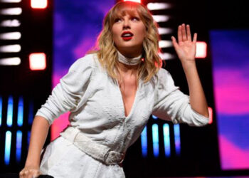 Taylor Swift lanza una nueva versión de su disco 'Red' con nueve canciones inéditas y un corto