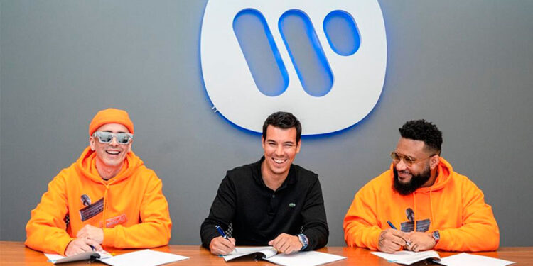 RAPETON APPROVED se une en asociación con Warner Music