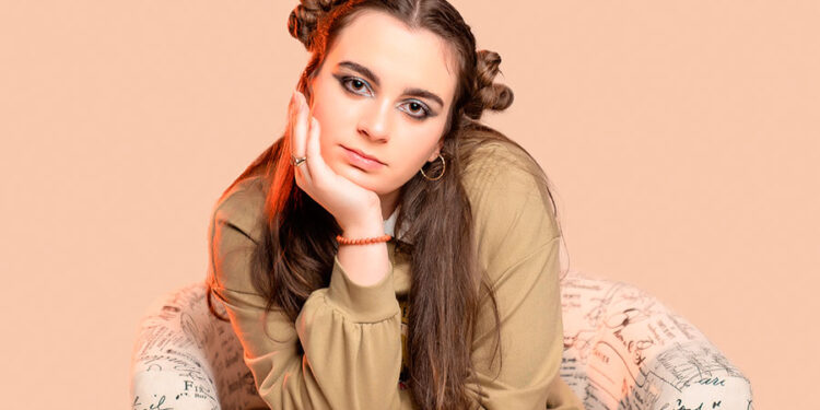 Kelly Centeno's “Just That Girl” exceeds 1 million views on YouTube