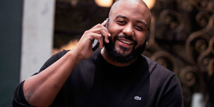 Max Escobar fue nombrado uno de los International Power Players, por Billboard