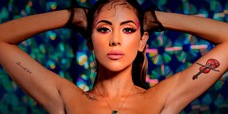 Esther Anaya portada en Música is life