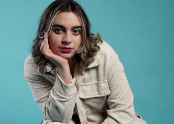 Kelly Centeno’s 2022 summer album, “Favorite Flowers”, has her fans in love