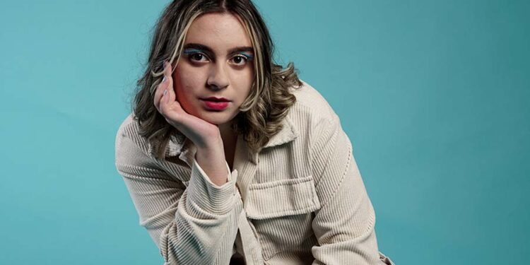 Kelly Centeno’s 2022 summer album, “Favorite Flowers”, has her fans in love