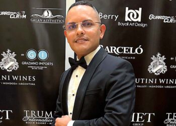 El Dr. Galán junto a su clínica Galán Aesthetics aparecen como sponsor de Hola Latinos