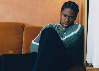 Daniel Caesar regresa con su nuevo sencillo "Do You Like Me"