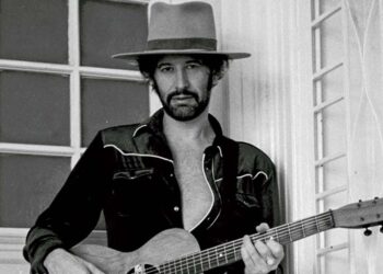 Adanowsky comparte «WHEN THE ANGEL COMES» junto a Karen O