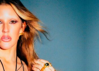Ellie Goulding nos regala el hit "Like A Saviour", previo a la salida de su álbum HIGHER THAN HEAVEN