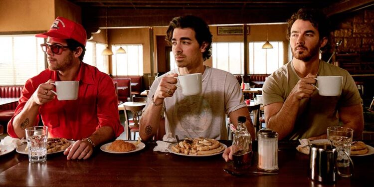 Jonas Brothers están de vuelta con su sencillo «Waffle House» ya en plataformas