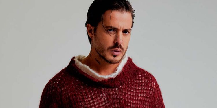 Llane Battles Between Passion And Resentment In His New Single "Casi"