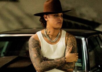 Roger Rogerz sigue innovando el género con nuevo corrido triste “LA TACOMA”