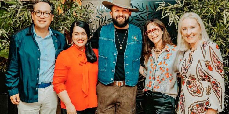 Universal Music Publishing Group firma un Acuerdo Editorial Global Exclusivo con el ganador del Latin GRAMMY® Carín León