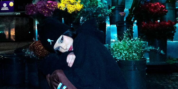 Ximena Soto entrega sus sentimientos con su nuevo EP “OTRA NOTA”