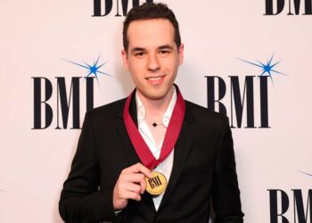 Edgar Barrera se lleva a casa siete premios BMI Latino al "Compositor Regional Mexicano del Año"