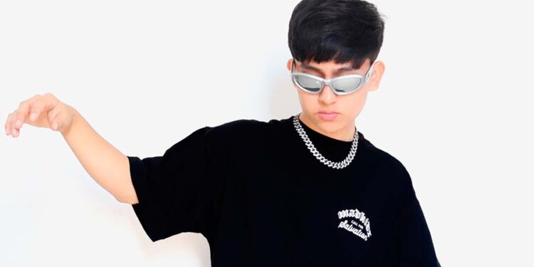 Mexican Artist Mike Castillo Releases His Debut EP "Sexy Tapes"