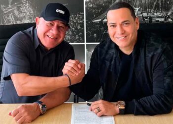 Víctor Manuelle firma acuerdo con CMN Events para giras y presentaciones