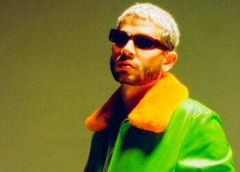 Dei V lanza el primer sencillo de su álbum debut muy esperado «MARTINI» producida por Sky Rompiendo