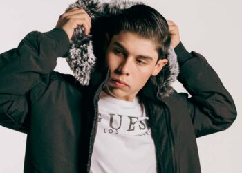 La estrella en ascenso de la música mexicana Raúl Vega regresa con el sencillo “GENTE BÉLICA”