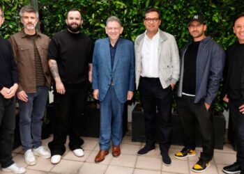 Socios Music de Carín León forma alianza global con Virgin Music Group e Island Records