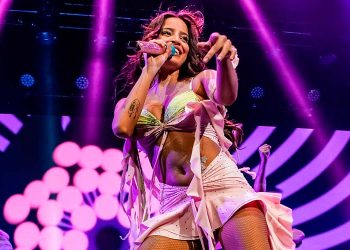 Emilia Shines During First Two Nights of .MP3 Mexico Tour with Back-to-Back Sold Outs at Teatro Metropólitan in Mexico City