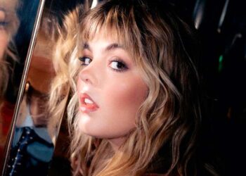 Antonia Jones, portada en Música is life