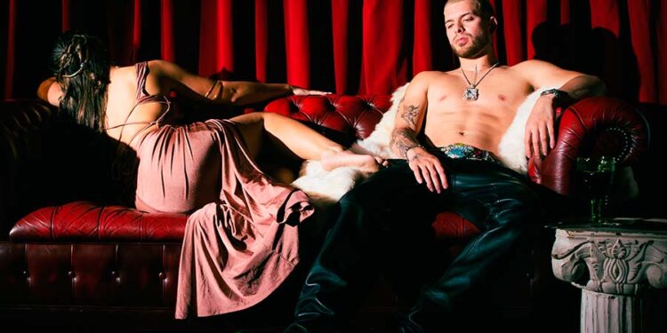 Gonzy aprovecha su destino con un álbum poderoso inspirado en “SCARFACE” The World is Yours