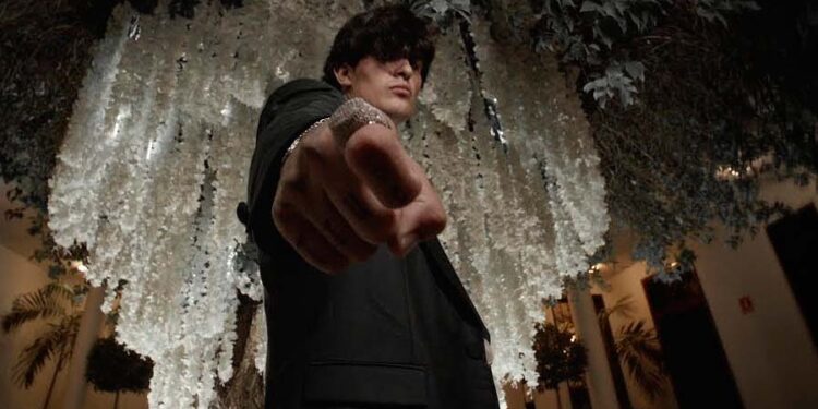 Adriel Favela estrena «EL TERRIBLE» un poderoso corrido que celebra la fuerza y la resiliencia