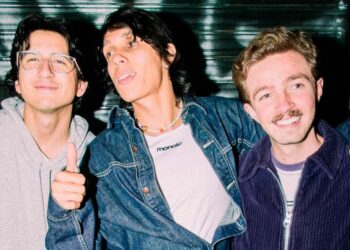 TIMØ, la aclamada banda colombiana, estrema nuevo sencillo “APRENDER A VIVIR”