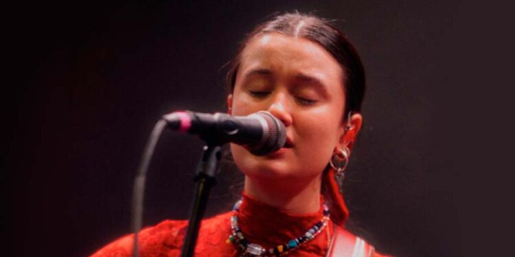 JOAQUINA anunciada como la nueva artista destacada de Gibson Musician