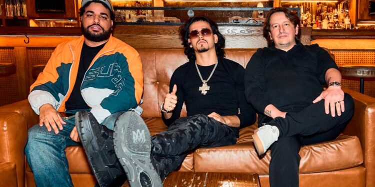 De Caparra Terrace al mundo: CLARENT se asocia con Warner Music Latina