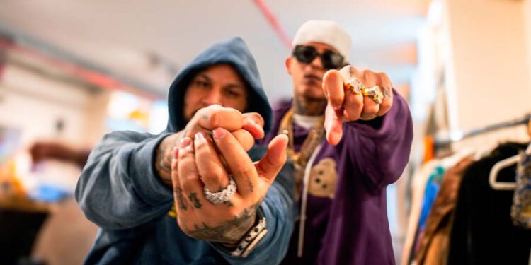 Conep y Slayter lanzan “TRIS” – un trap hipnotizante que rompe esquemas