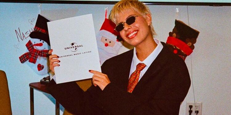Annasofía se une a la familia de Universal Music Latino