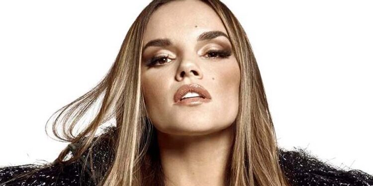 Melody, portada en Música is life