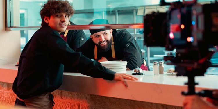 Gabito Ballesteros y Carín León lanzan “REGALO DE DIOS” un sentido himno al amor eterno