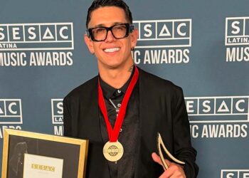 Lenny Tavárez es honrado como Compositor del Año Pop/Ritmo Latino en los SESAC Latina Music Award 2025