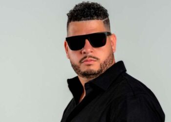 Julián Casanova lanza el videoclip de su tema “Macramé”