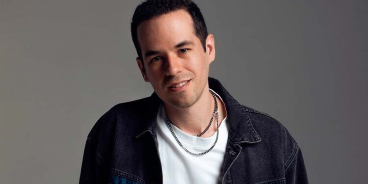 Edgar Barrera recupera el puesto #1 como productor latino en las listas de Billboard