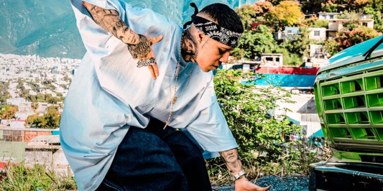 Santa Fe Klan lanza “BAILE CHOLO”, una reflexión sobre la vida, el amor y la pérdida a través de cumbias