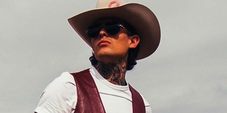 Adriel Favela lanza su nuevo sencillo “ROOCCONA” junto a LOW