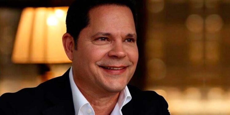 Rey Ruiz, portada en Música is life