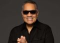 Tito Nieves, convierte una tímida confesión amorosa en un acto de complicidad en “BAILEMOS”, su nuevo sencillo